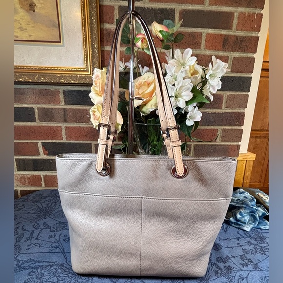 Michael Kors Bedford Pebbled Leather Tote color is taupe. size 11”W x 10H x 5”D - Picture 2 of 12